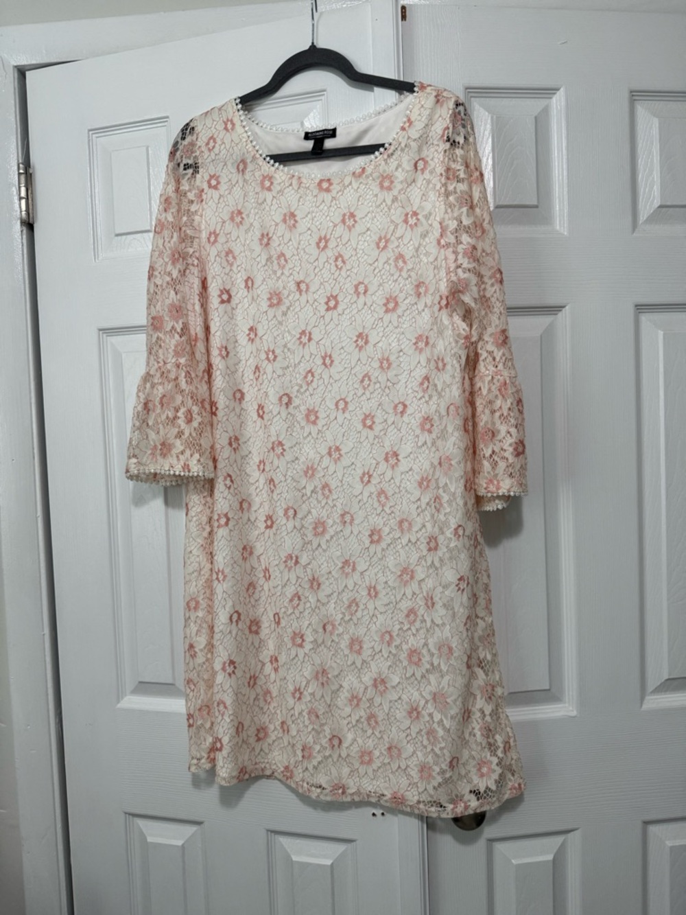 Blooming Rose Lace Shift Dress in‎ Cream with Blush Floral Accents